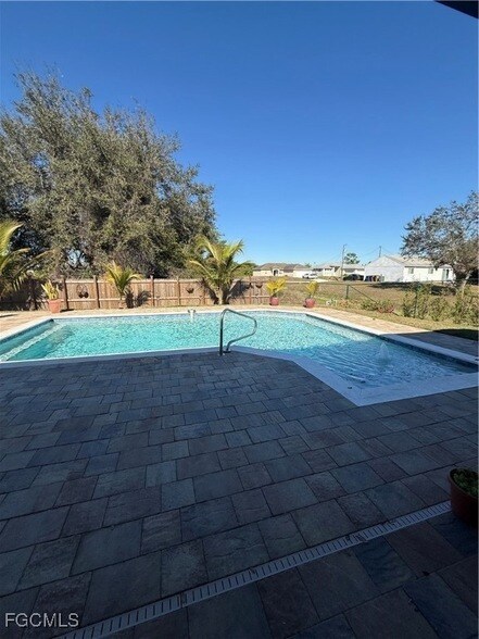 Building Photo - 3800 10th St W