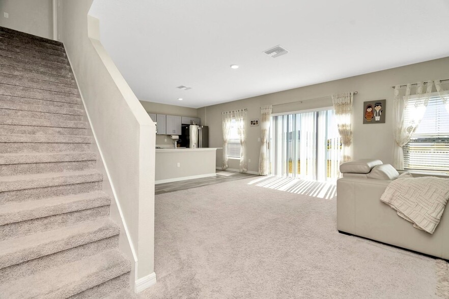 Building Photo - 12811 Twin Bridges Dr