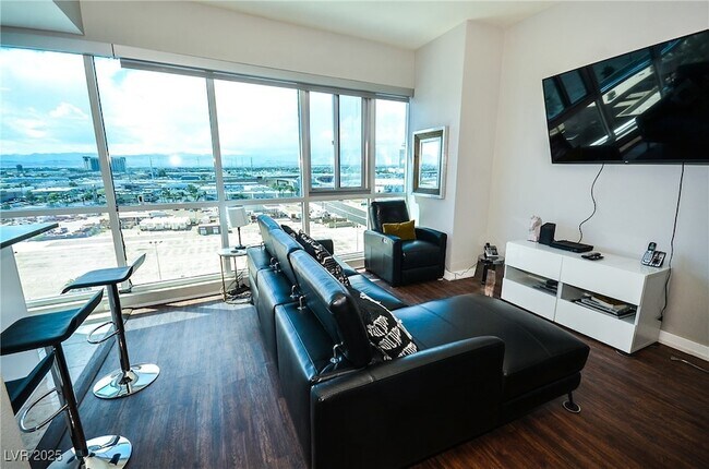 Building Photo - 4525 Dean Martin Dr