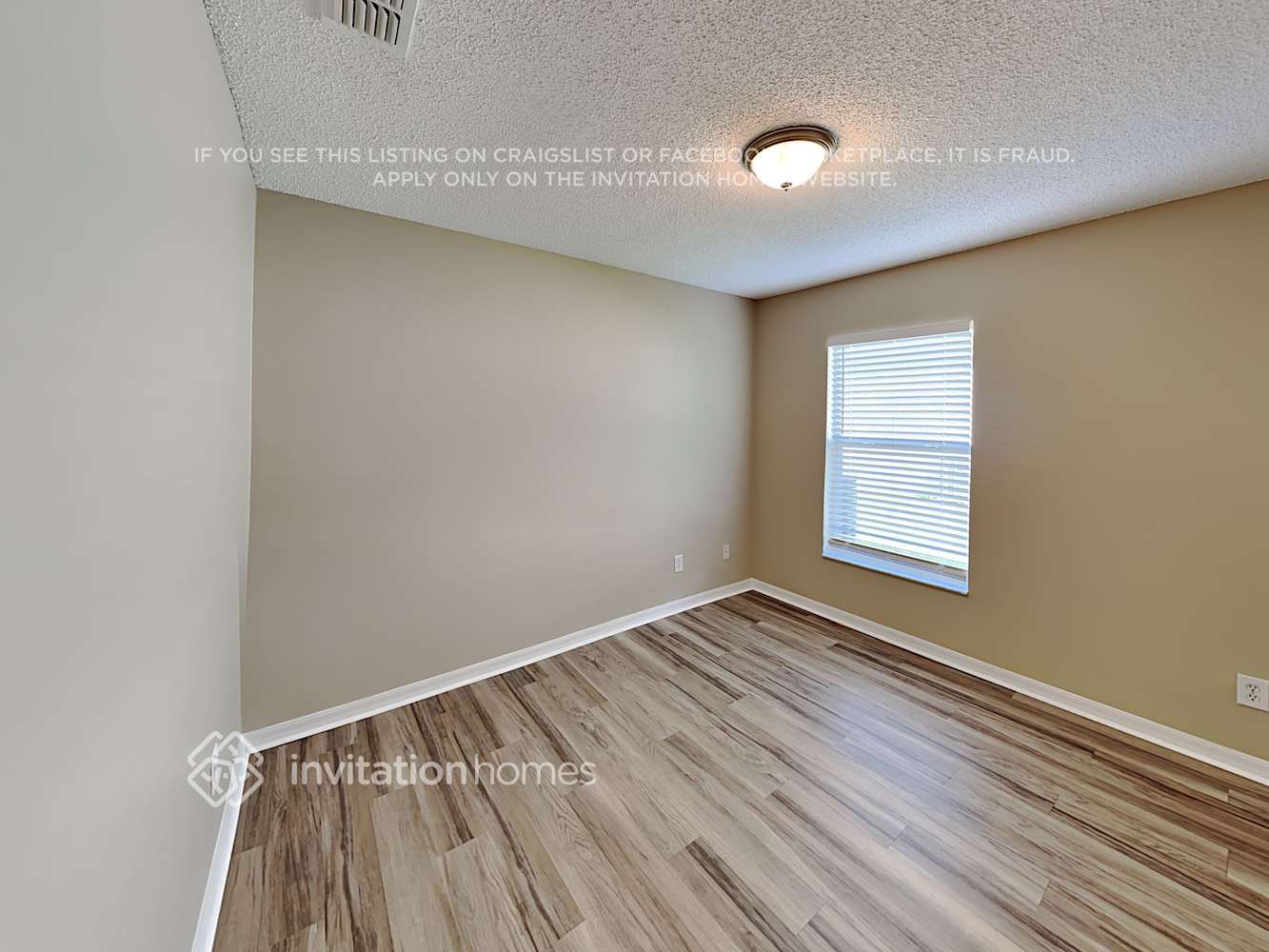 Building Photo - 13733 Hawkeye Dr