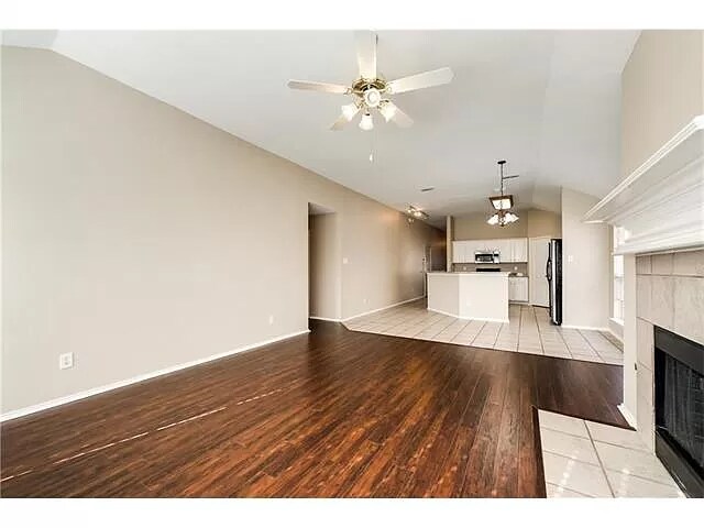 Building Photo - 9117 Newport Ln