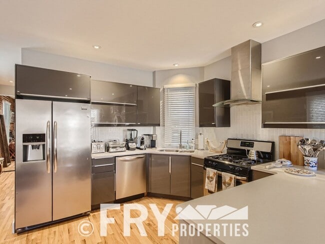 Building Photo - Remodeled 1 Bedroom in Cole