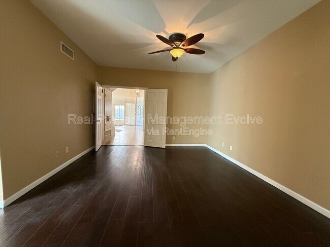 Building Photo - 11003 W Laurelwood Ln