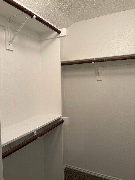 Building Photo - 809 Canyon Cove Dr