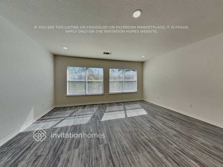 Building Photo - 15231 Henderson Point Dr