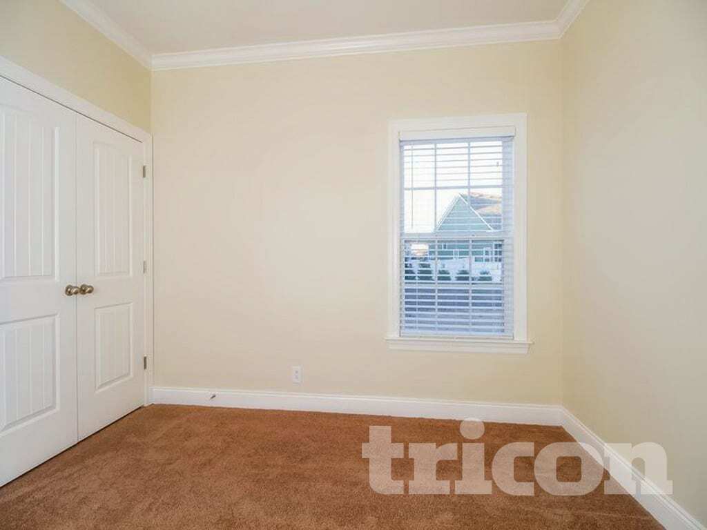 Building Photo - 1527 Dewsbury Dr