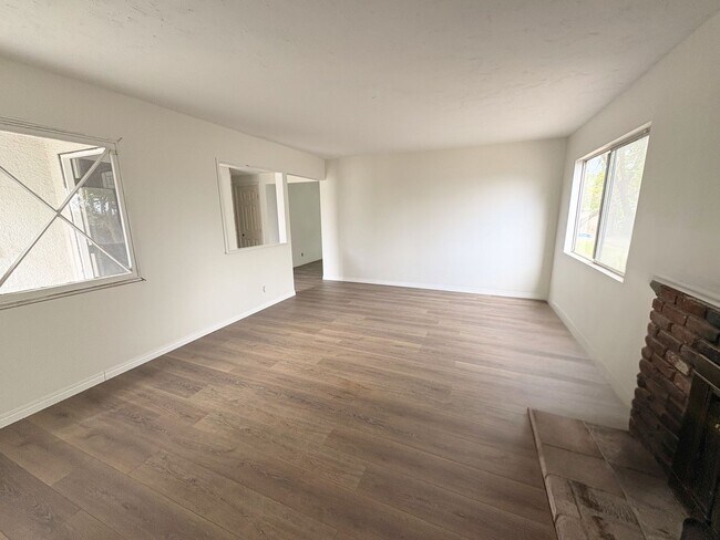 Building Photo - Coming Soon! Red Hill Home 11/01/25