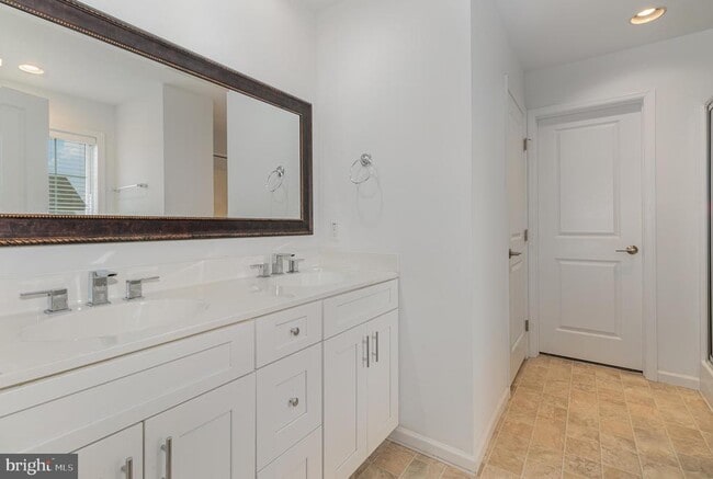 Building Photo - 66 Avery Wy