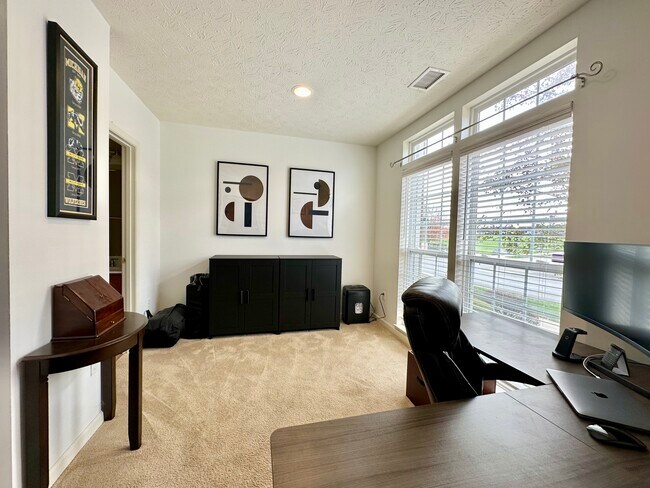 Building Photo - 4019 Village Run Rd