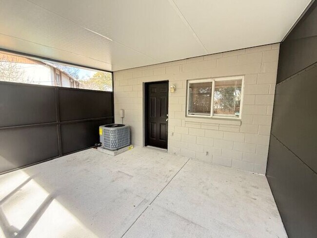 Building Photo - 2/1.5 Winter Springs Townhome with screen patio