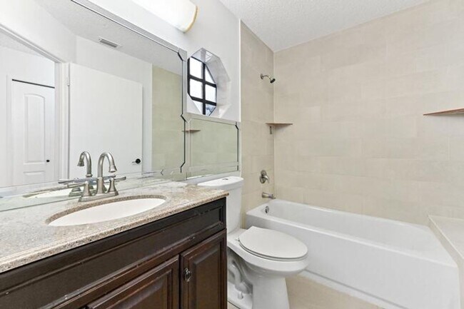 Building Photo - 5421 Helene Cir