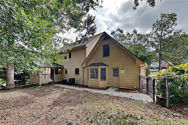 Building Photo - 1844 Skyland Glen Dr
