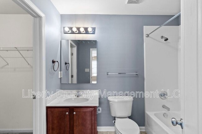 Building Photo - 130 Breezewood Dr