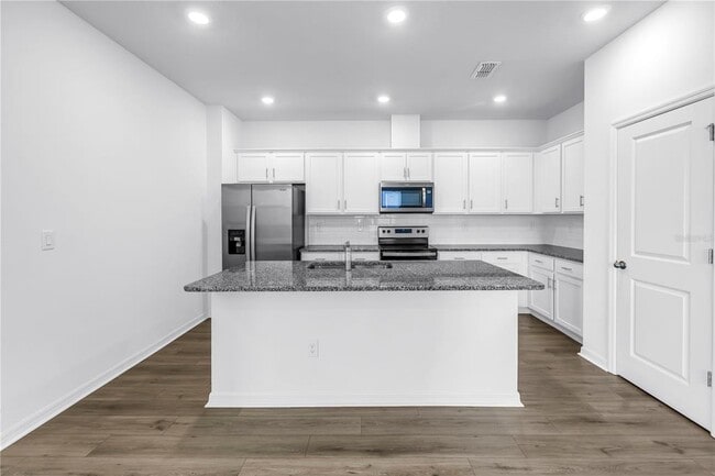 Building Photo - 9335 Sandy Bluffs Circle
