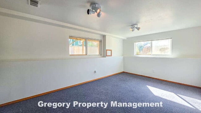 Building Photo - 7 60th Pl SE