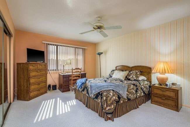 Building Photo - 9910 Eagles Point Cir