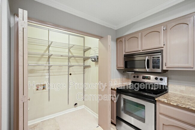 Building Photo - 16722 Lilly Crest Dr