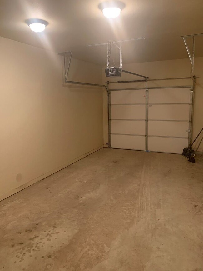 Building Photo - 6531-MF2-E2