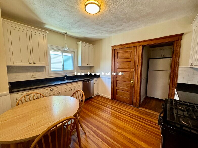 Building Photo - 258 Boston Ave