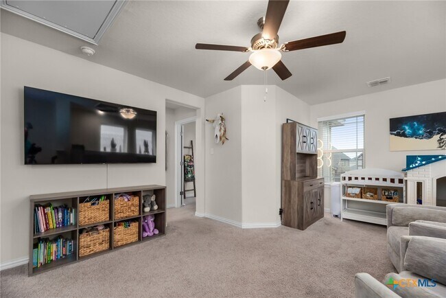 Building Photo - 2043 Cowan Dr