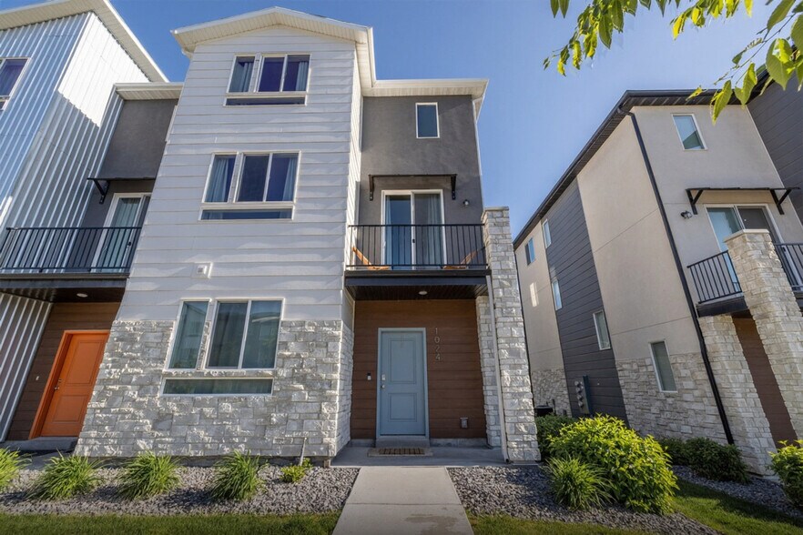 Building Photo - 1024 W 400 S