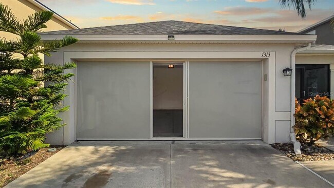 Building Photo - 1313 Trailwater St