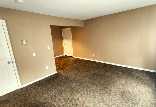 Building Photo - 16895 Lahser Rd
