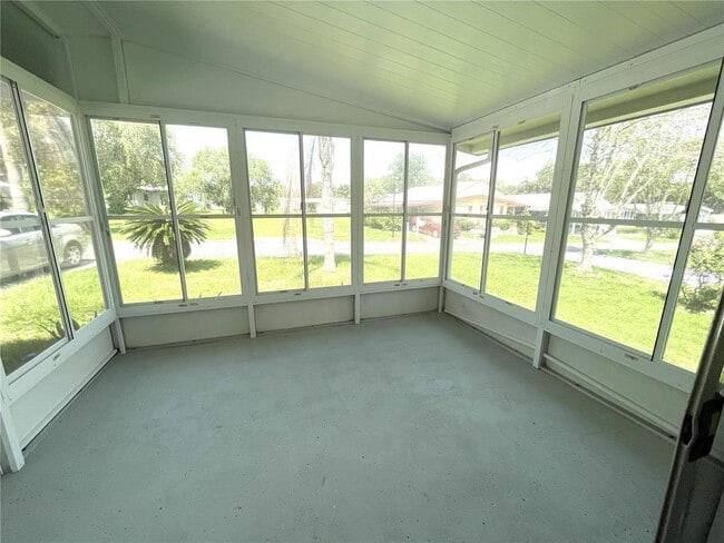 Building Photo - 1503 Peachtree Ln