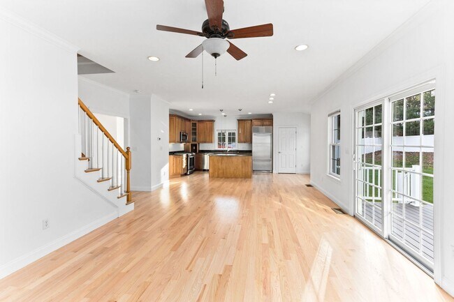 Building Photo - 5 Neff Dr