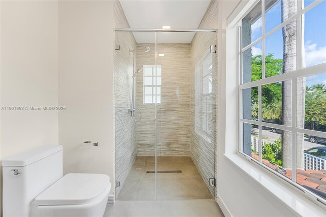 Building Photo - 140 N Hibiscus Dr
