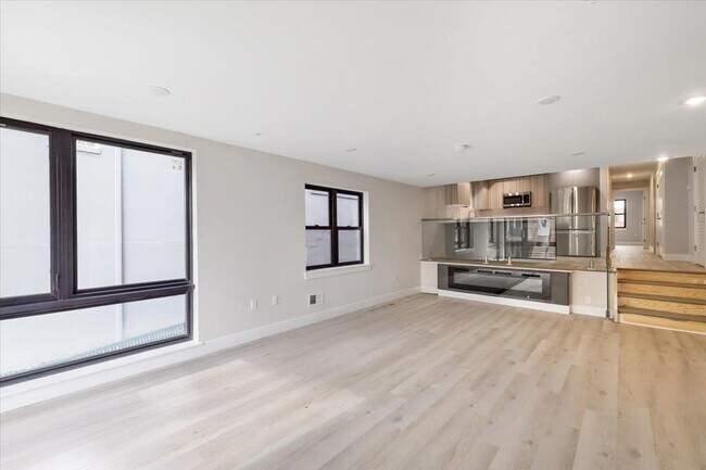 Building Photo - 526 64th St