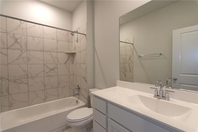 Building Photo - 391 W South St