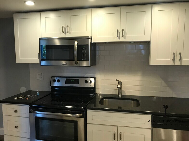 Building Photo - 7 Denby Rd