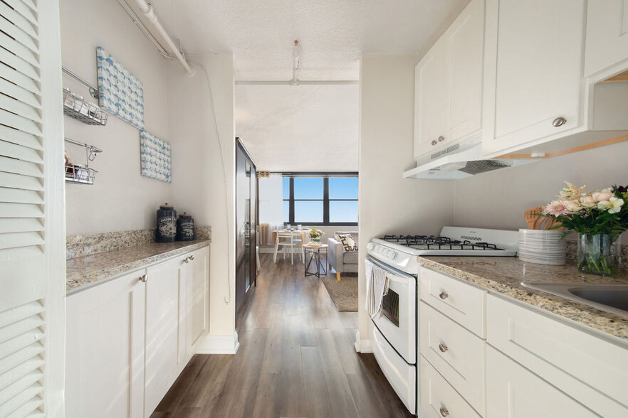 Studio Kitchen - Midtown 300