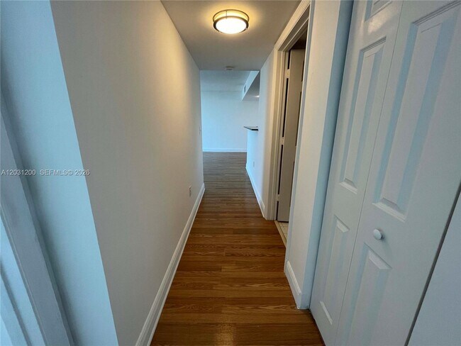 Building Photo - 3000 Coral Wy