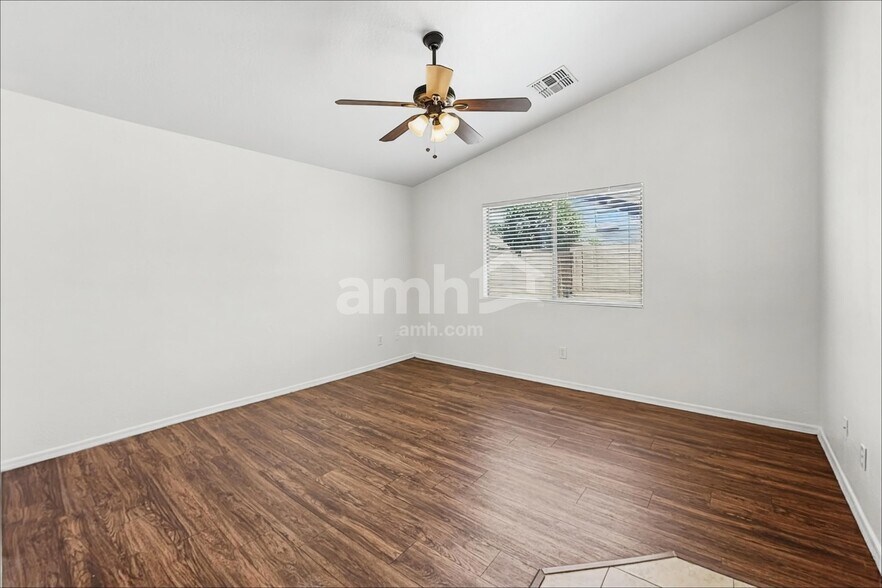 Building Photo - 11232 W Pierson St