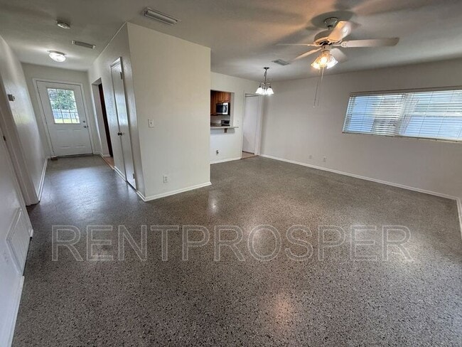 Building Photo - 8340 Le Mesa St