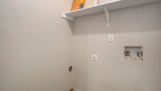 Building Photo - 2541 Galemeadow Dr