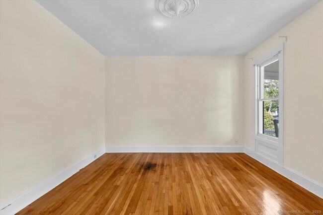 Building Photo - 56 Mansfield St