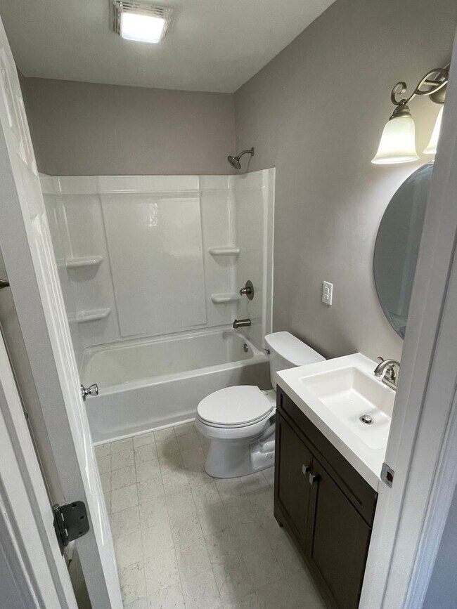 Building Photo - Renovated 1950's 3 Bedroom Home For Rent!
