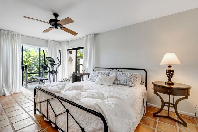 Building Photo - ** RETREAT AT NAPLES ** 3 BED / 2 BATH - C...