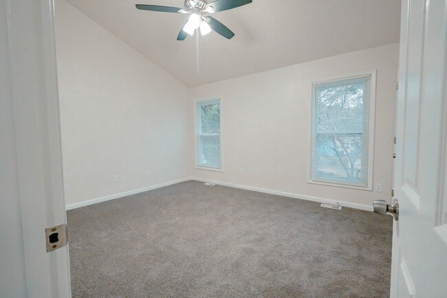 Building Photo - 1195 Kibbe Cir NW