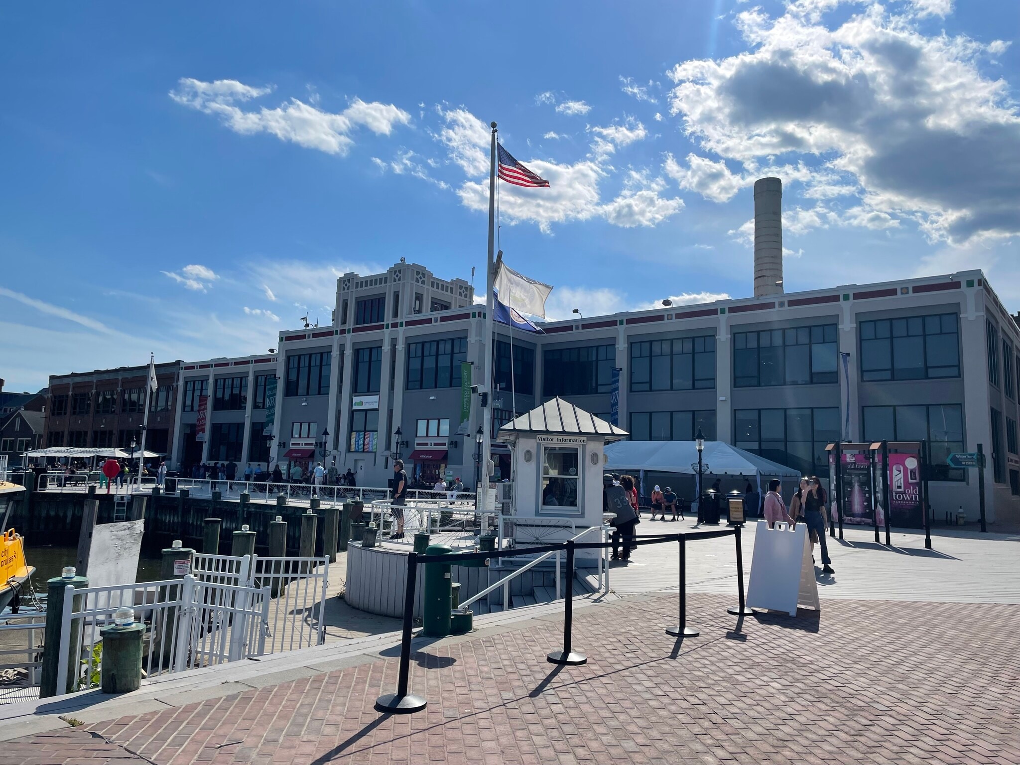 Building Photo - 306 Russell Rd