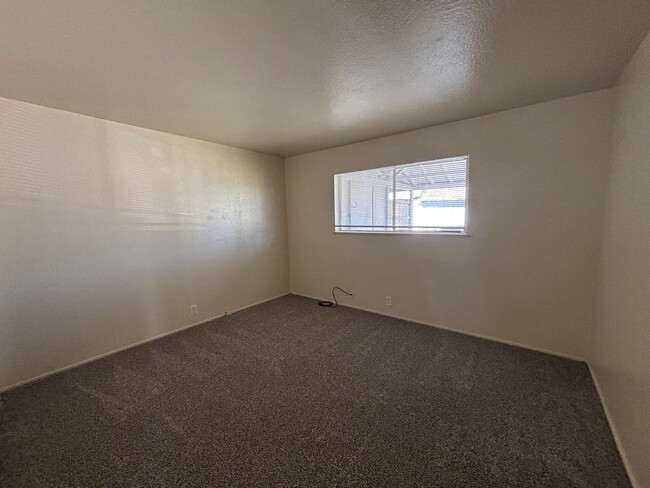 Building Photo - Tidy duplex in Diamond Springs close to shopping and Placerville!