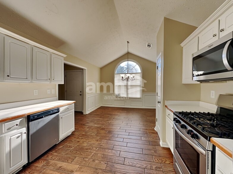 Building Photo - 1425 Bramlett Forest Trl