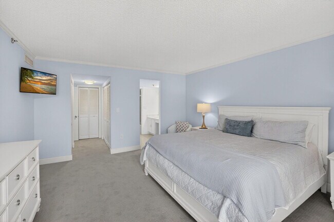 Building Photo - 3009 S Ocean Blvd