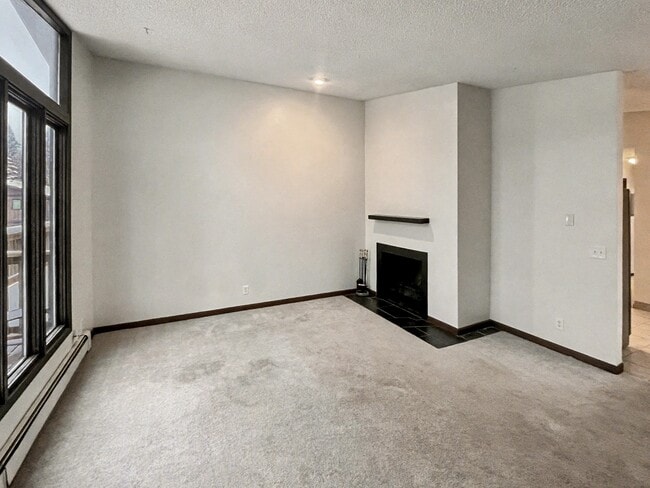 Building Photo - 8516 Boundary Ave