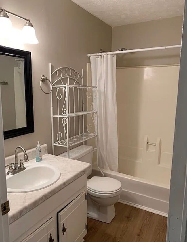 Building Photo - 3118 Windemere Cir