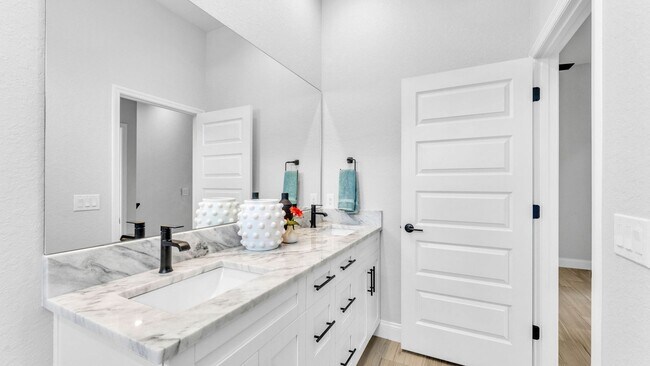 Building Photo - Stunning New Construction Villa for Rent Near Lake John