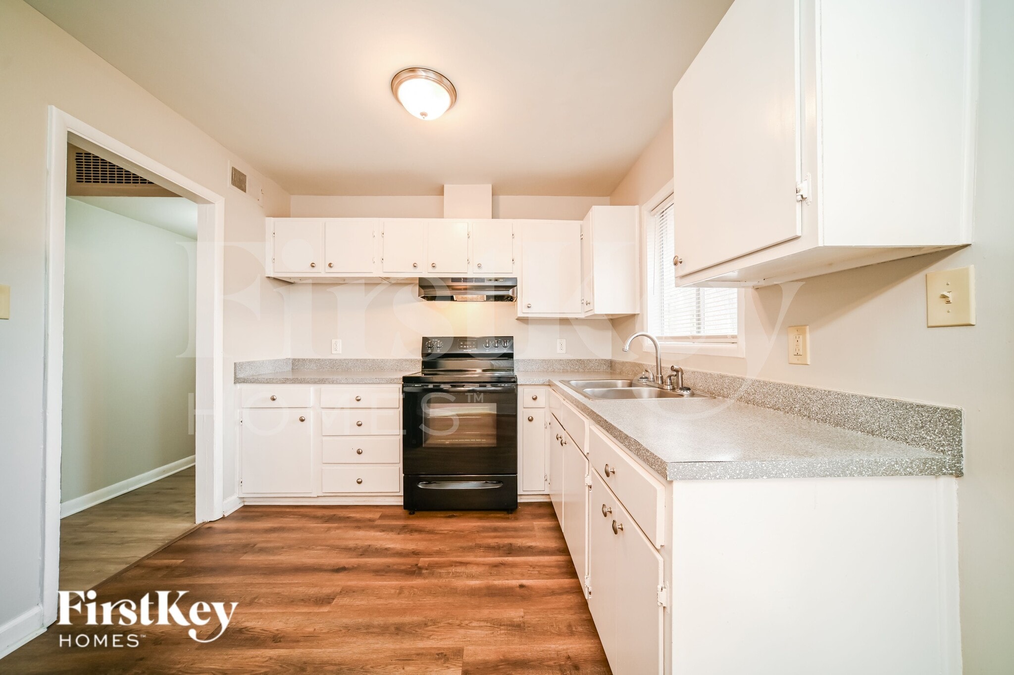 Building Photo - 342 Roxbury Dr